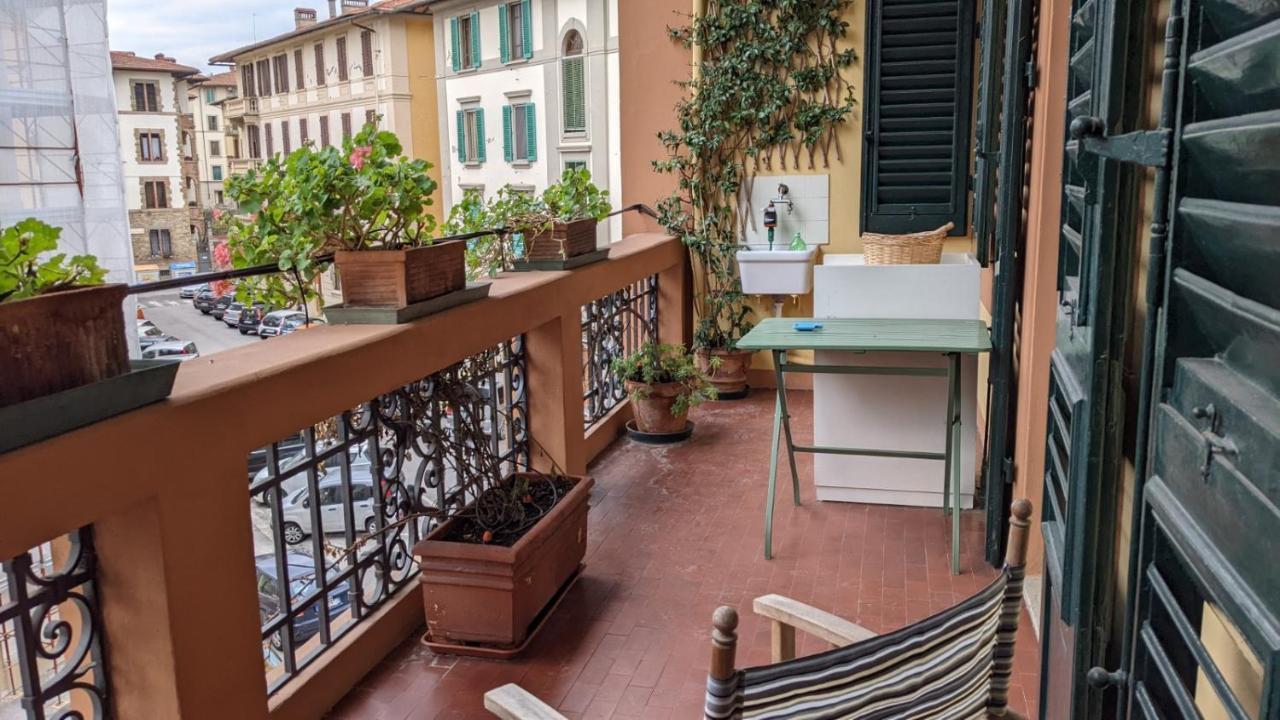 Double Bedroom In Beautiful 30'S Style Apartment Florence Exterior photo